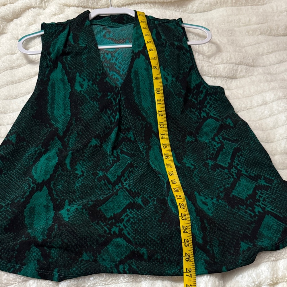 Worthington Green and Black Sleeveless Blouse - Picture 8 of 8